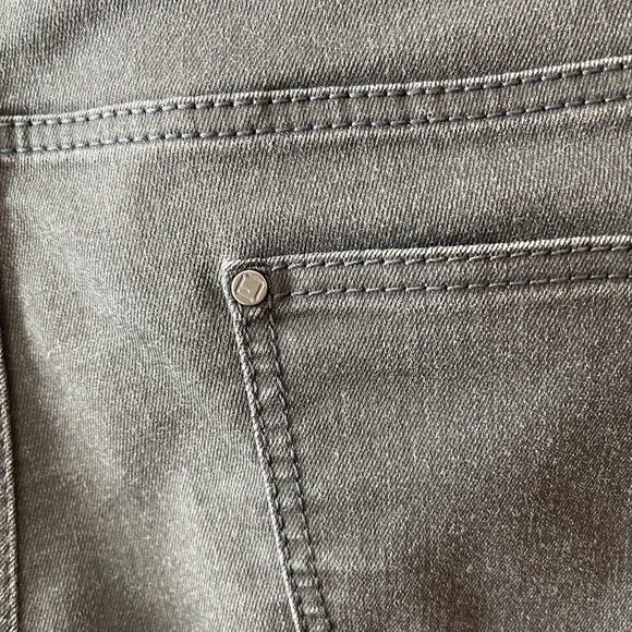 Lafayette 148 New York Grey Jeans! - Picture 4 of 6